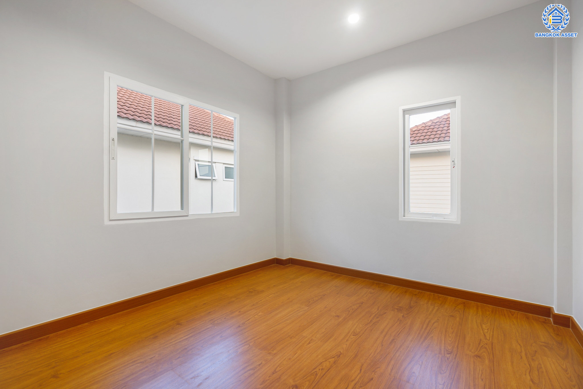 บ้านมือสองตกแต่งใหม่ ม.เพอร์เฟคเพลส2 รัตนาธิเบศร์ บ้านเดี่ยวหลังใหญ่ จากแบรนด์ Property Perfect เนื้อที่ 60 ตร.ว. บนโซนที่ดีที่สุด! ใกล้ทะเลสาบและส่วนกลาง ฟังก์ชันพร้อม 3 ห้องนอน 3 ห้องน้ำ 2 ที่จอดรถ บนที่สุดแห่งทำเลโซนเมือง เชื่อมต่อทุกการเดินทาง ใกล้เซ็นทรัลรัตนาธิเบศร์ จุดขึ้นทางด่วน "งามวงศ์วาน" และรถไฟฟ้า "สถานีไทรม้า"...